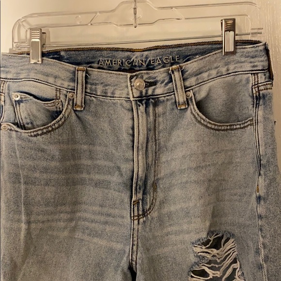 American Eagle High Waisted Mom Jean - Picture 3 of 3